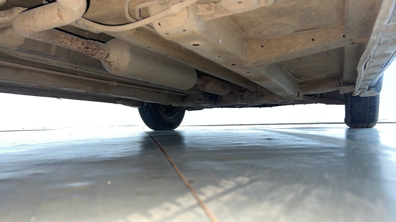 Used 2015 Maruti Suzuki Swift VXi Petrol Manual extra REAR RIGHT UNDERBODY VIEW