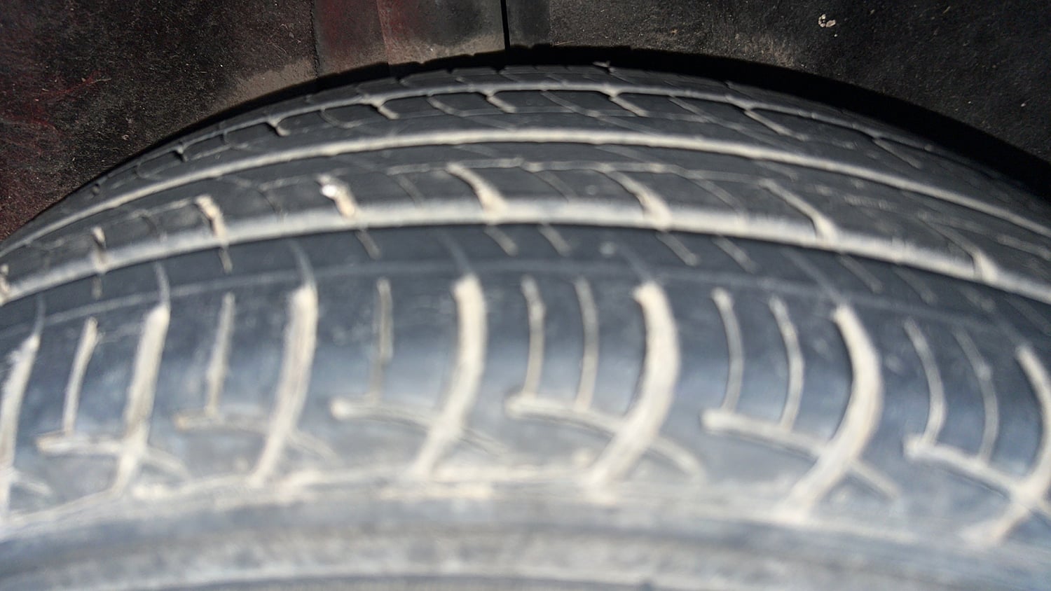 Used 2018 Maruti Suzuki Baleno Delta 1.2 AT Petrol Automatic tyres RIGHT REAR TYRE TREAD VIEW