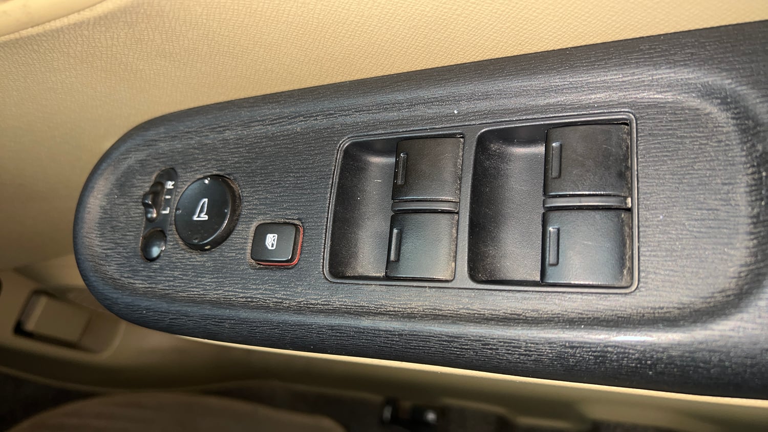 Used 2014 Honda Amaze 1.2 S i-VTEC Petrol Manual top_features Power windows