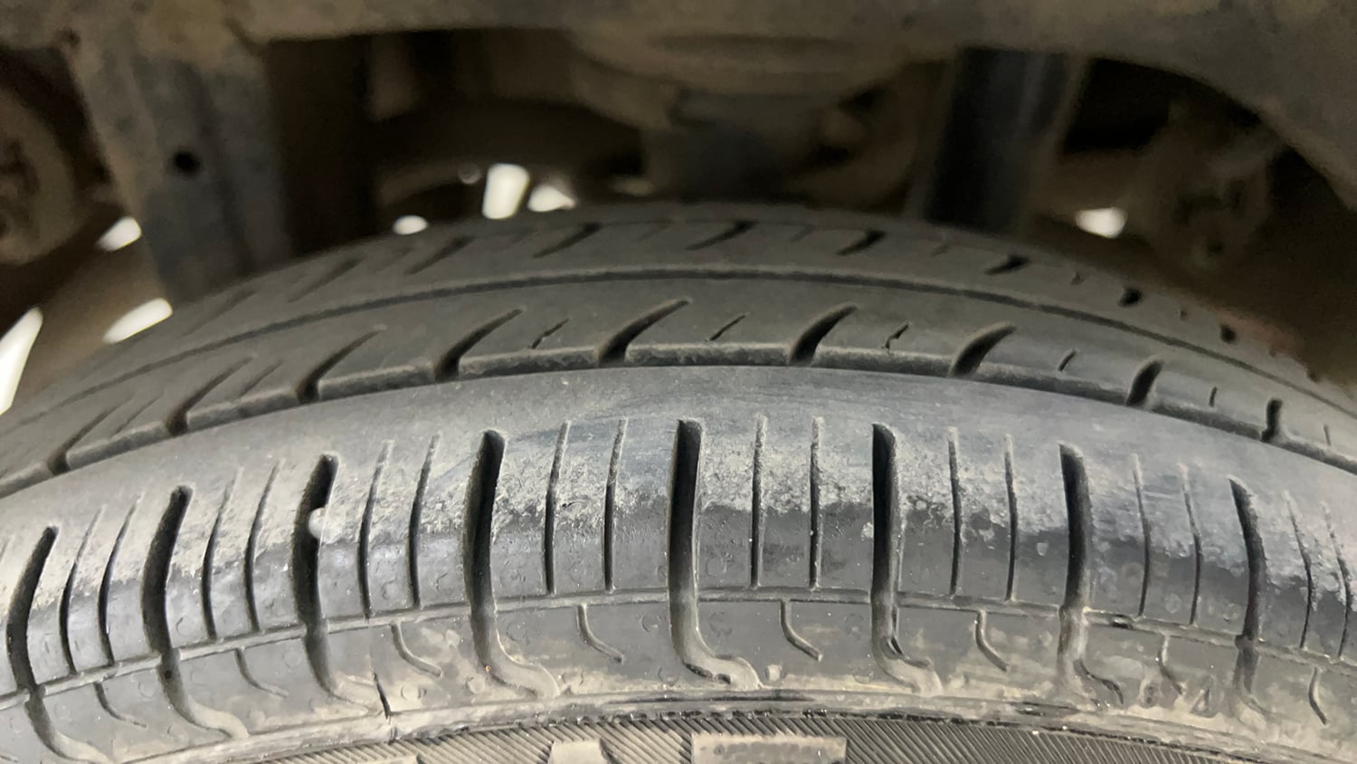 Used 2014 Maruti Suzuki Alto 800 Lxi CNG Cng Manual tyres RIGHT REAR TYRE TREAD VIEW