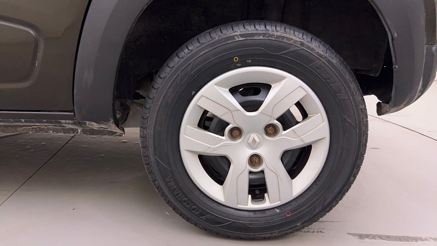 Used 2016 Renault Kwid 1.0 RXT AMT Petrol Automatic tyres LEFT REAR TYRE RIM VIEW