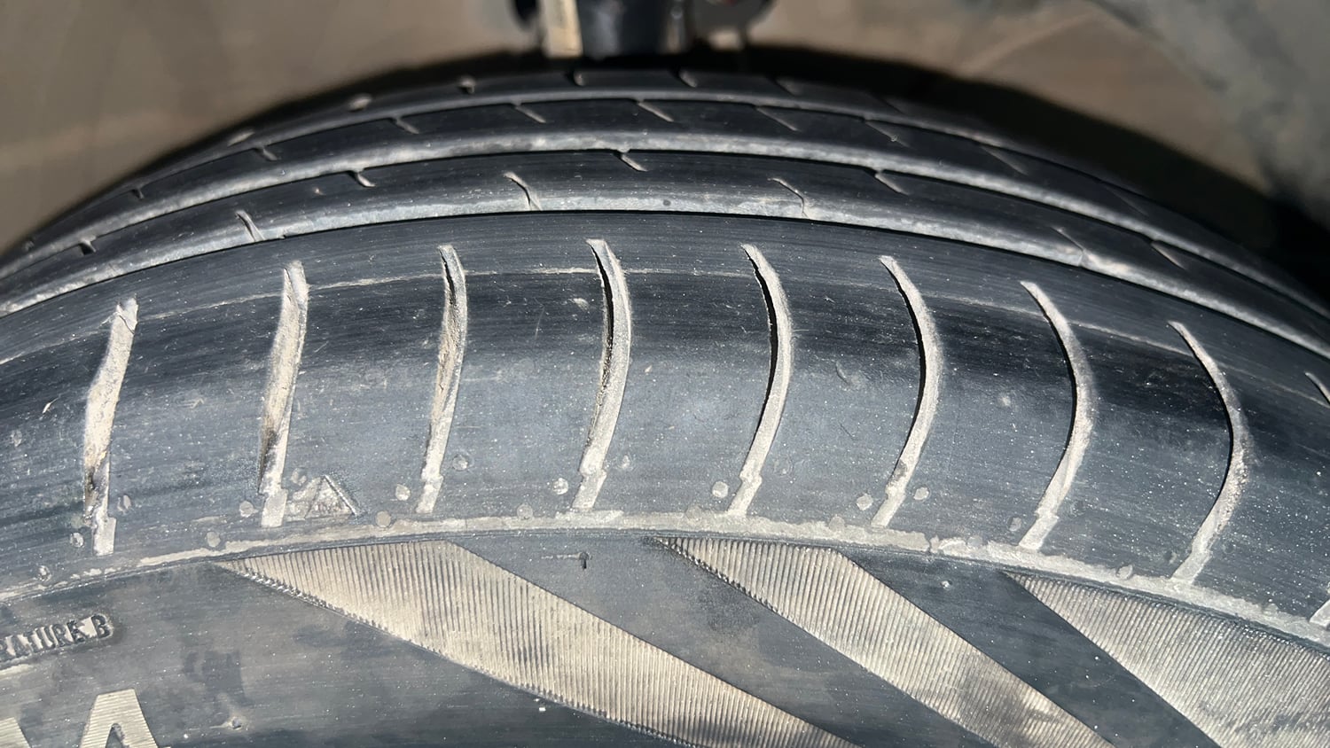 Used 2018 Maruti Suzuki Swift VXi Petrol Manual tyres RIGHT FRONT TYRE TREAD VIEW