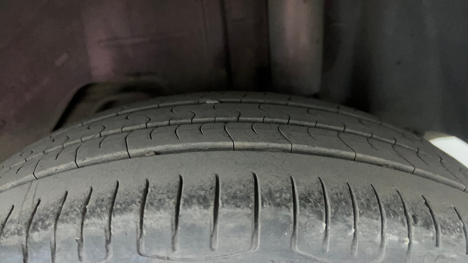 Used 2016 Ford Figo Aspire Titanium1.5 TDCi Diesel Manual tyres LEFT REAR TYRE TREAD VIEW