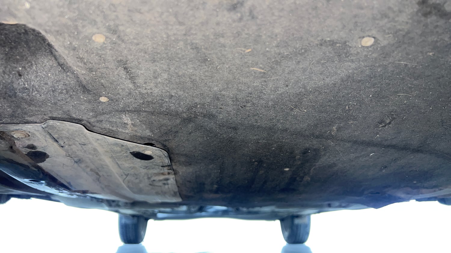 Used 2022 Toyota Glanza V Petrol Manual extra FRONT LEFT UNDERBODY VIEW