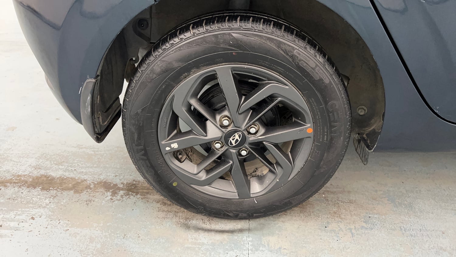 Used 2021 Hyundai Grand i10 Nios Sportz 1.2 Kappa VTVT Petrol Manual tyres RIGHT REAR TYRE RIM VIEW