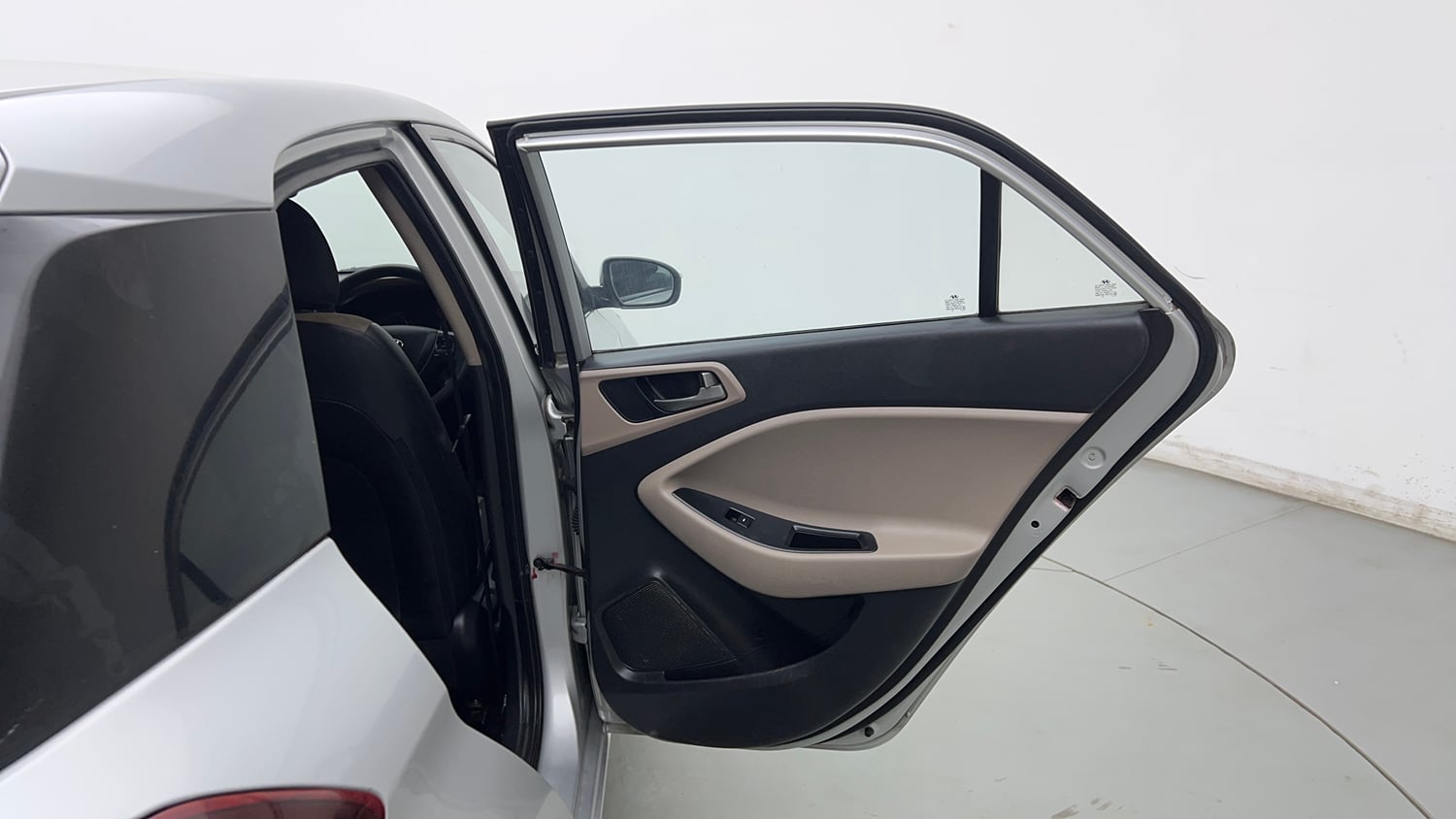 Used 2016 Hyundai Elite i20 Sportz 1.2 Petrol Manual interior RIGHT REAR DOOR OPEN VIEW