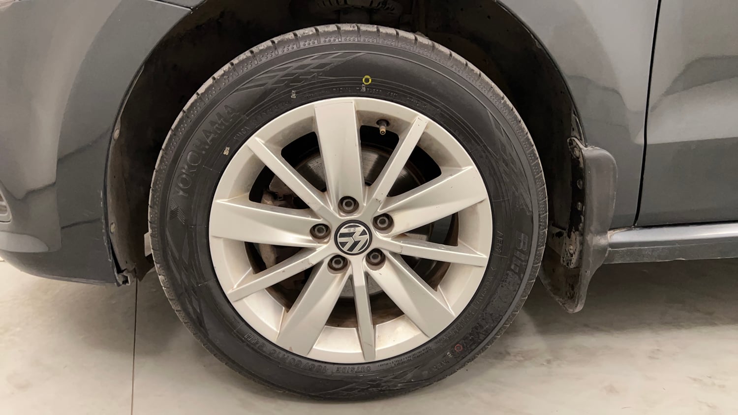 Used 2016 Volkswagen Polo Highline1.2L (P) Petrol Manual tyres LEFT FRONT TYRE RIM VIEW