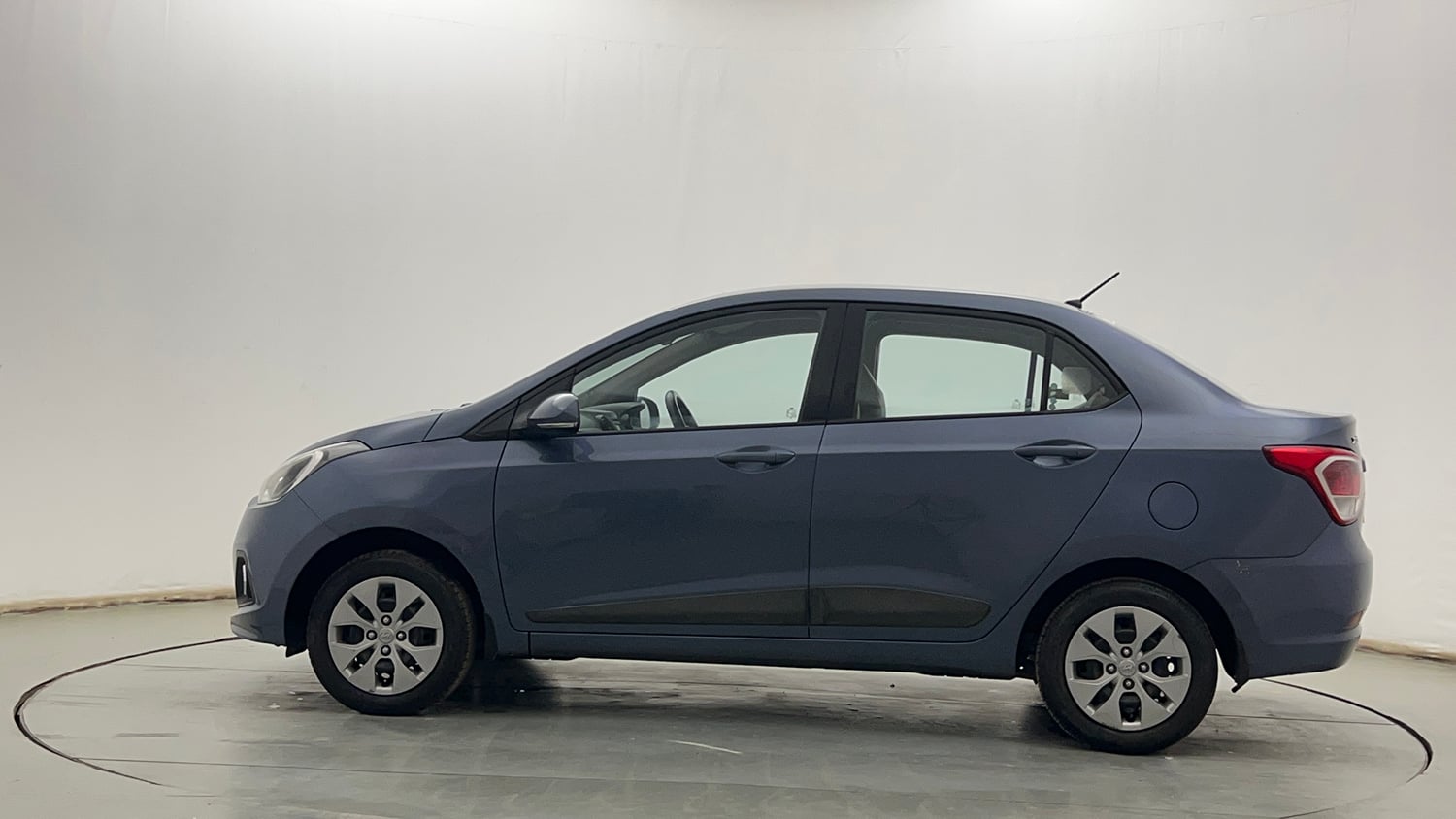 Used 2015 Hyundai Xcent S 1.2 Petrol Manual exterior LEFT SIDE VIEW