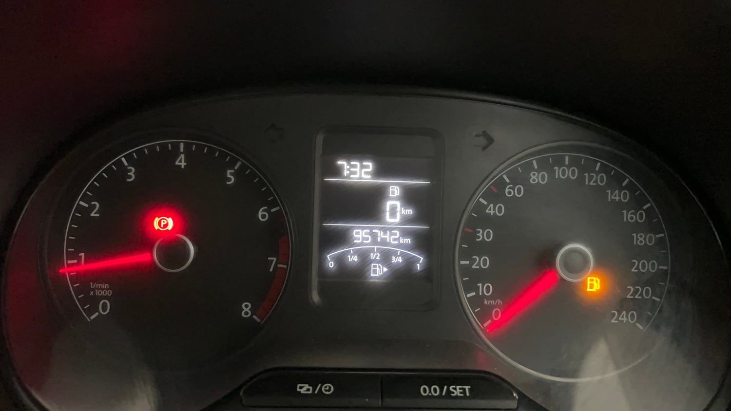 Used 2016 Volkswagen Polo Highline1.2L (P) Petrol Manual interior CLUSTERMETER VIEW