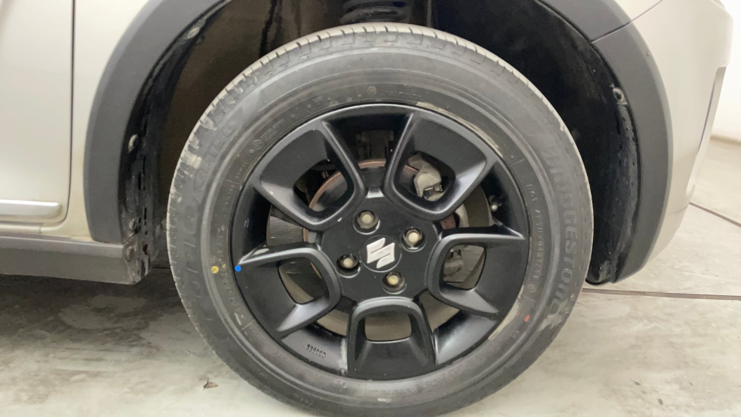 Used 2022 Maruti Suzuki Ignis Zeta 1.2 MT Petrol Manual tyres RIGHT FRONT TYRE RIM VIEW