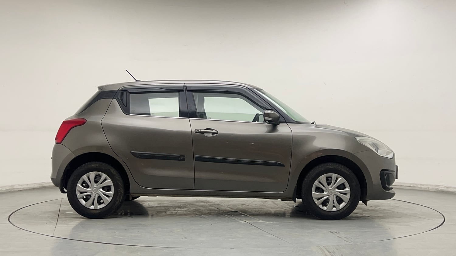 Used 2018 Maruti Suzuki Swift VXi Petrol Manual exterior RIGHT SIDE VIEW