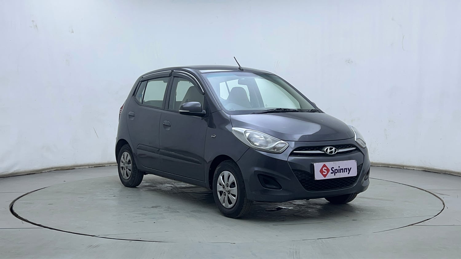 Used 2013 Hyundai i10 Magna 1.2 Kappa2 Petrol Manual exterior RIGHT FRONT CORNER VIEW