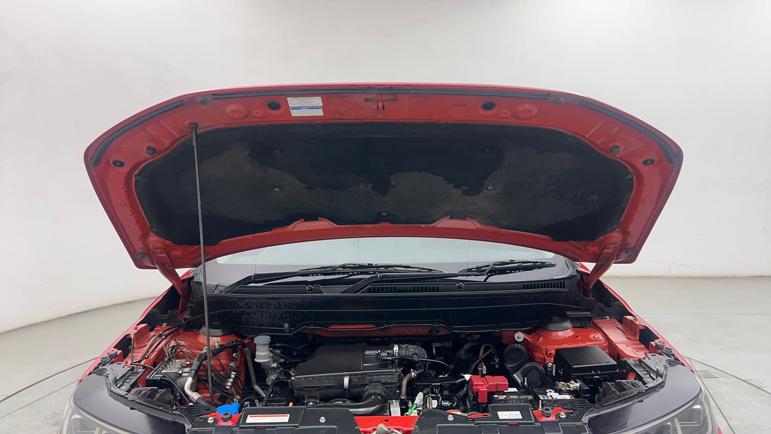 Used 2023 Maruti Suzuki Brezza Zxi Dual Tone Petrol Manual engine ENGINE & BONNET OPEN FRONT VIEW