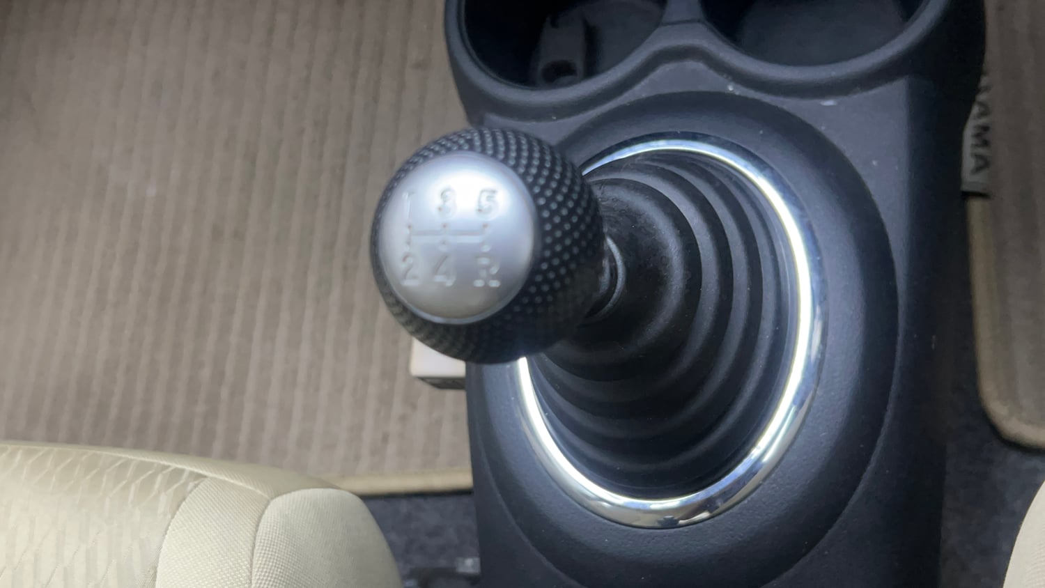 Used 2014 Honda Amaze 1.2 S i-VTEC Petrol Manual interior GEAR  KNOB VIEW