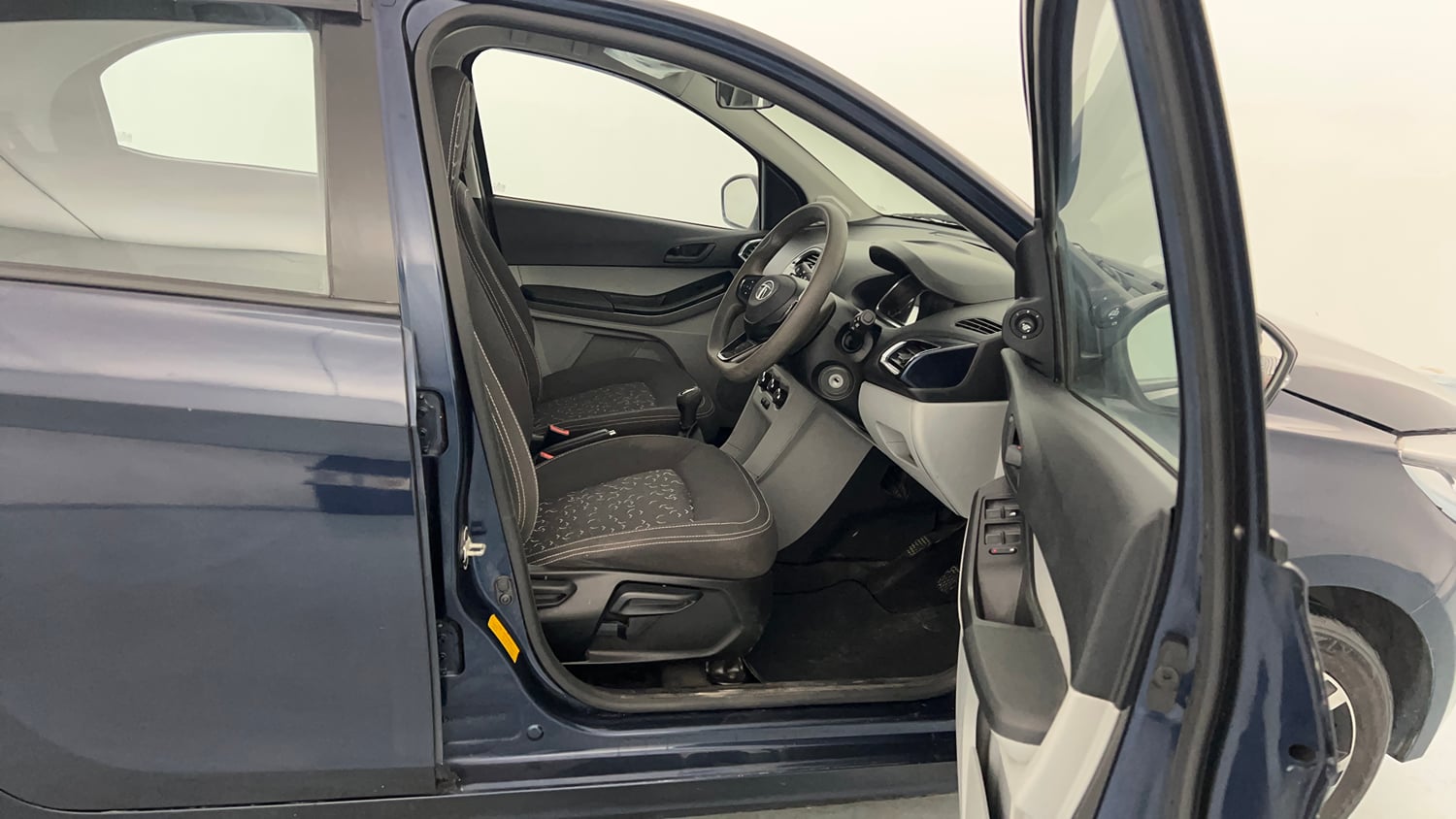 Used 2022 Tata Tiago XZ Petrol Manual interior RIGHT SIDE FRONT DOOR CABIN VIEW