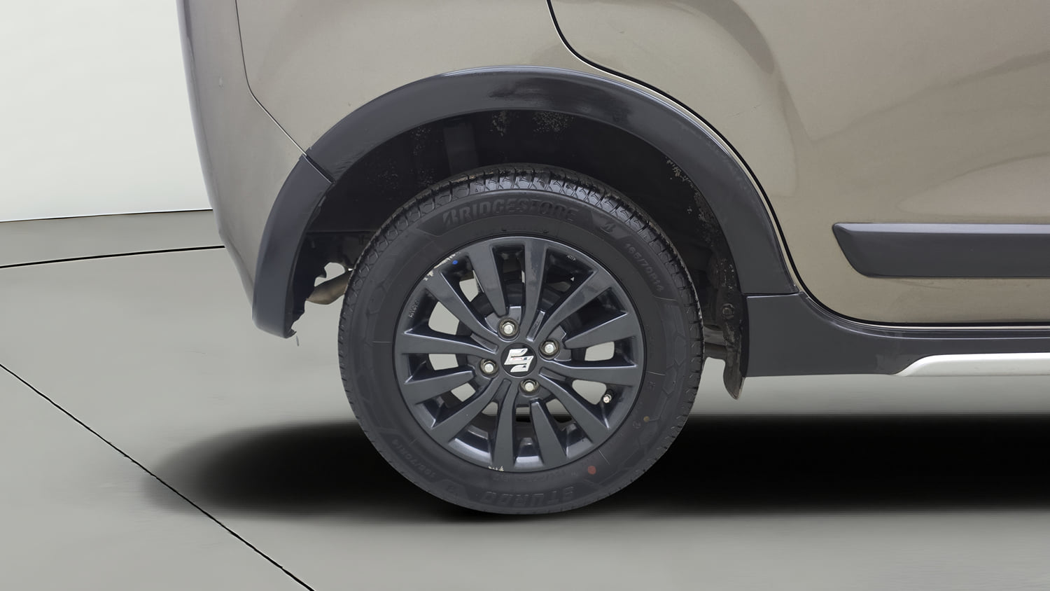 Used 2024 Maruti Suzuki Wagon R ZXI Plus 1.2 AGS Petrol Automatic tyres RIGHT REAR TYRE RIM VIEW