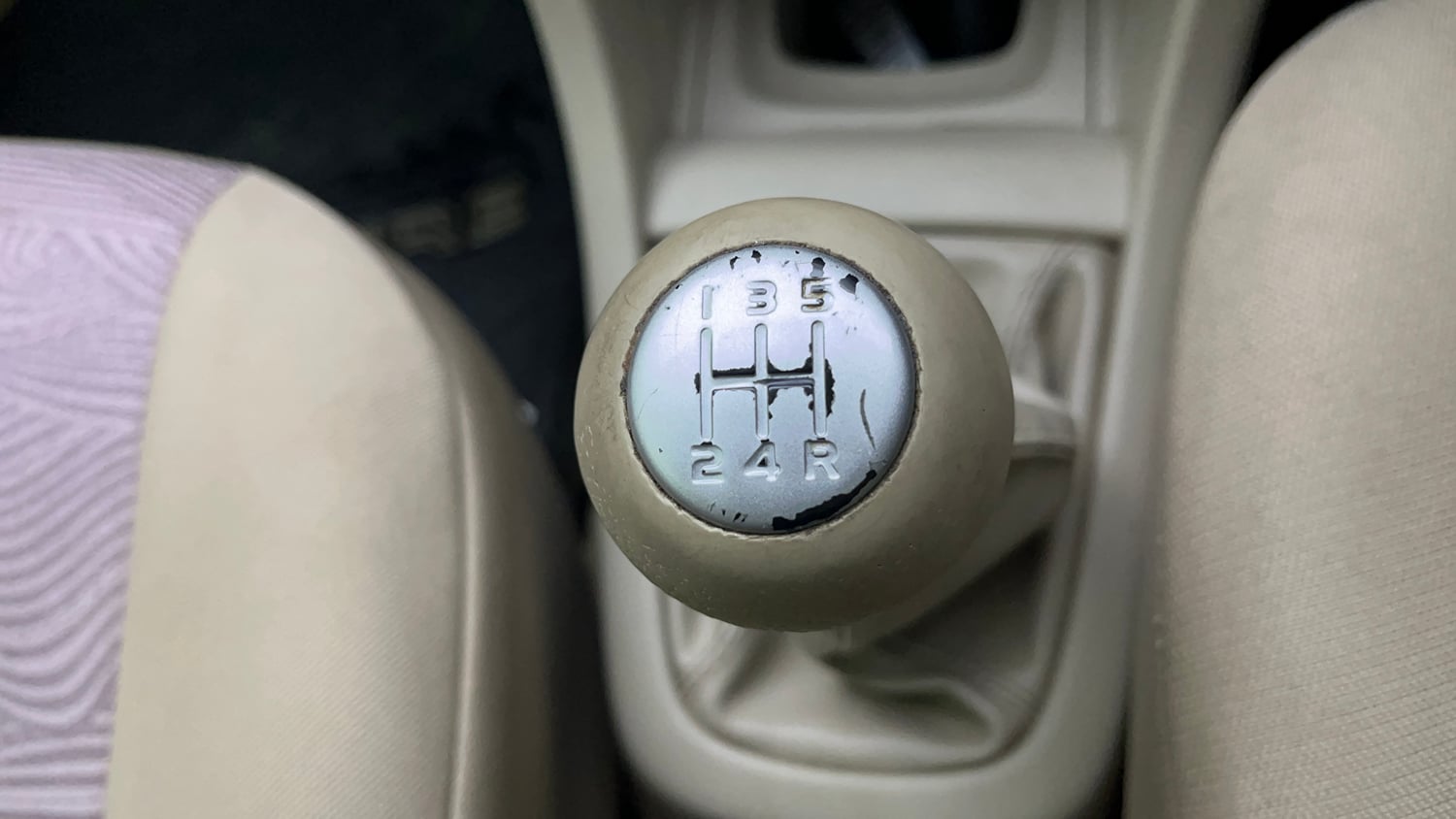 Used 2016 Maruti Suzuki Swift Dzire ZDI Diesel Manual interior GEAR  KNOB VIEW