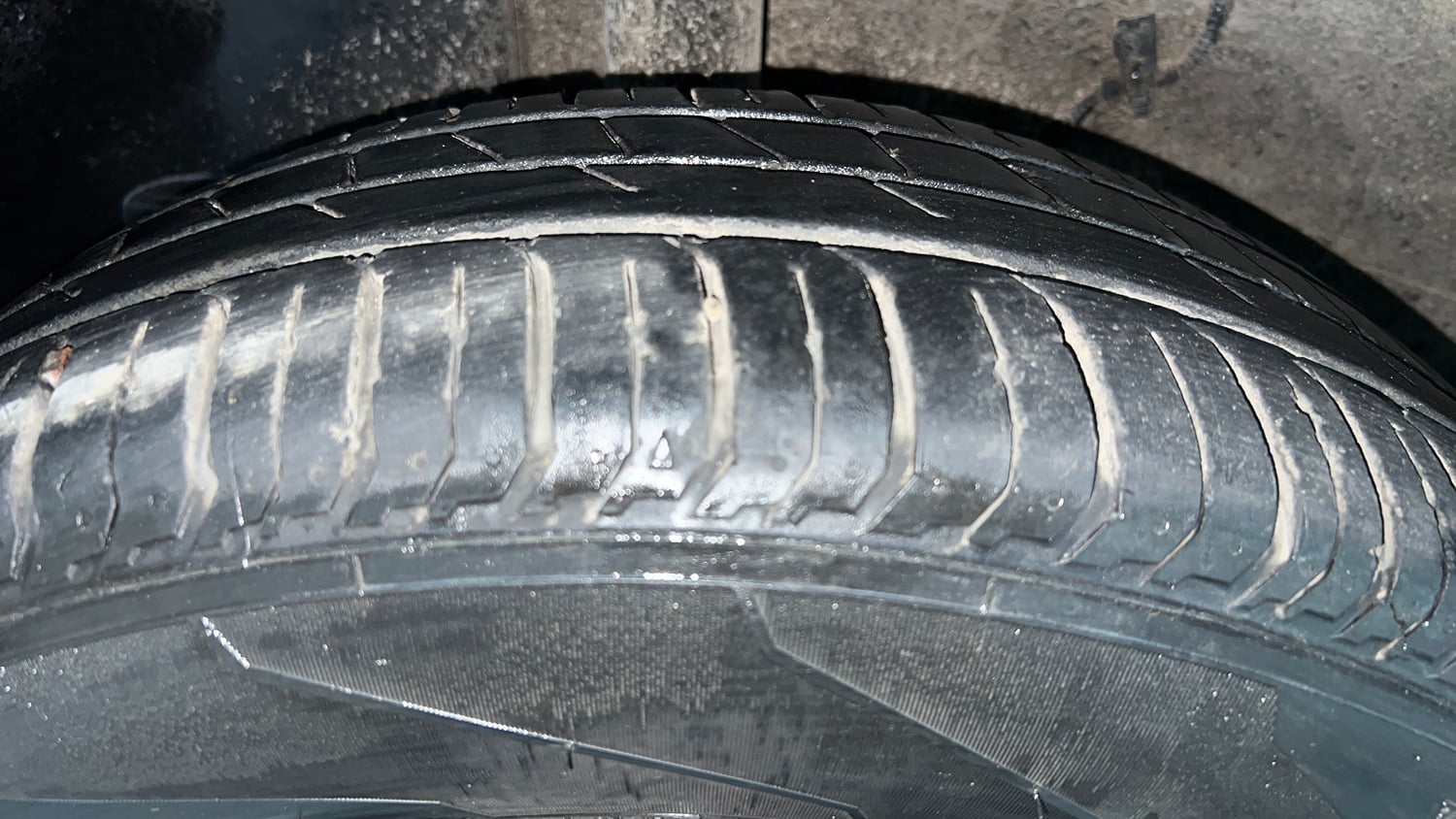 Used 2024 Tata Punch Accomplished MT Petrol Manual tyres RIGHT REAR TYRE TREAD VIEW