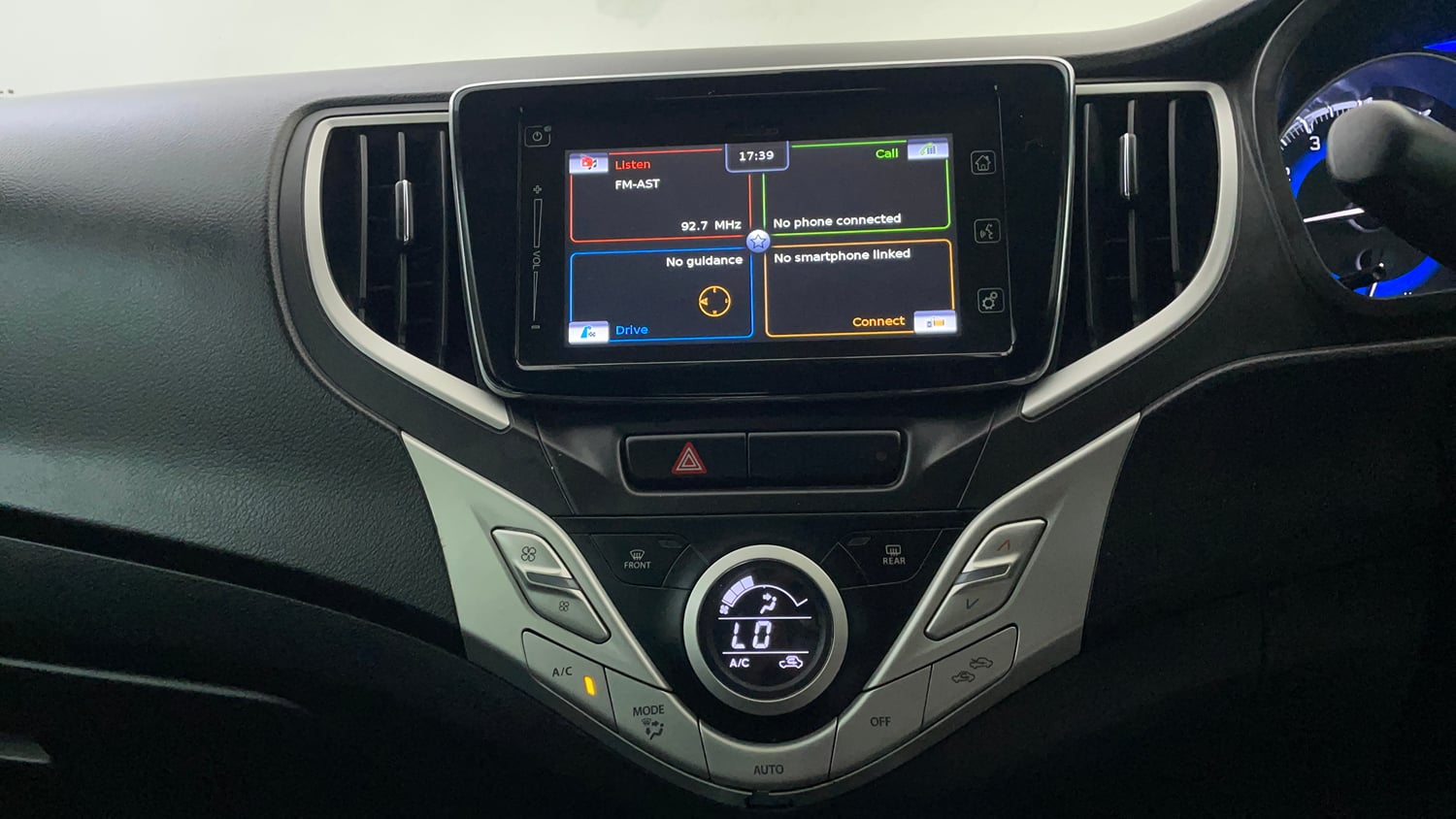 Used 2016 Maruti Suzuki Baleno Alpha 1.2 Petrol Manual interior MUSIC SYSTEM & AC CONTROL VIEW