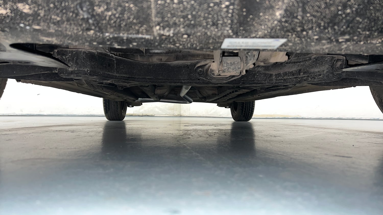 Used 2017 Hyundai Elite i20 Sportz 1.2 Petrol Manual extra FRONT LEFT UNDERBODY VIEW