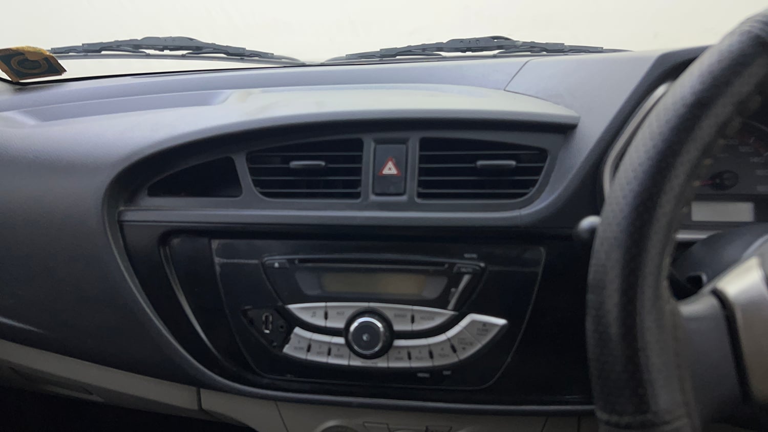 Used 2017 Maruti Suzuki Alto K10 VXi Petrol Manual top_features Integrated (in-dash) music system