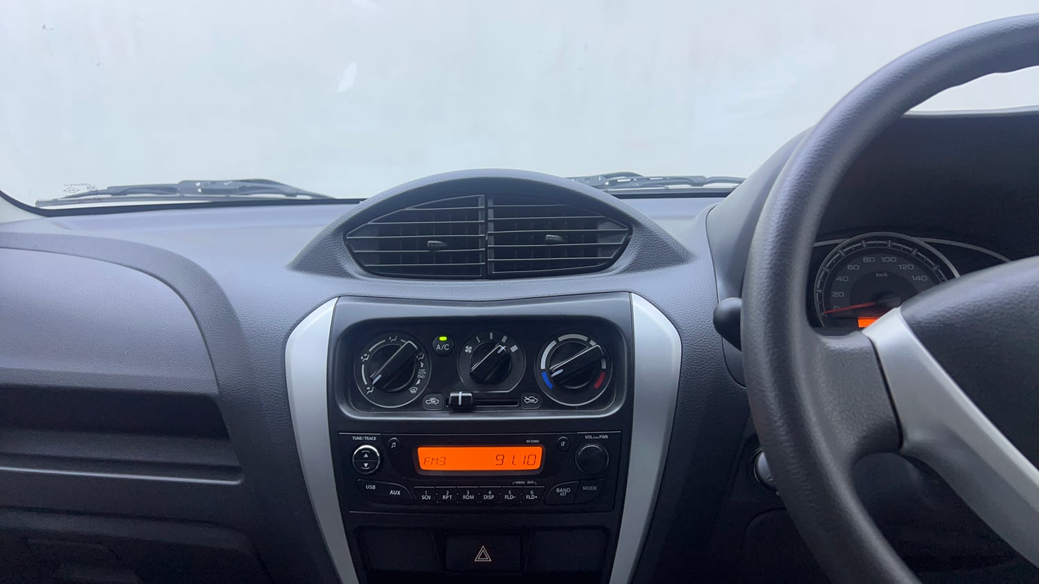 Used 2017 Maruti Suzuki Alto 800 VXi (O) Petrol Manual interior MUSIC SYSTEM & AC CONTROL VIEW