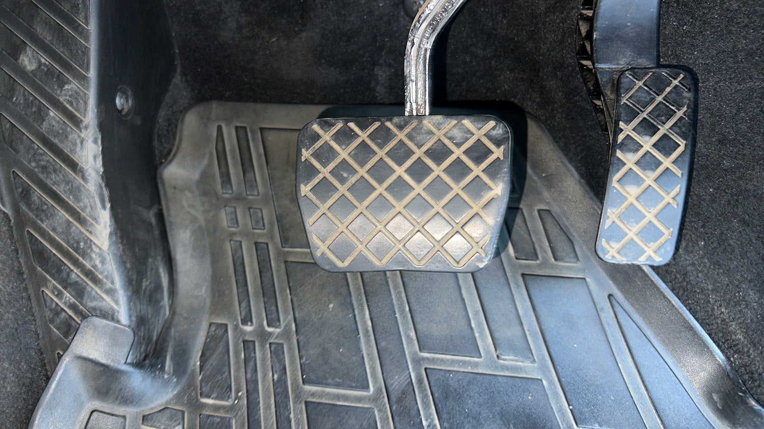 Used 2022 Skoda Slavia Style 1.0L TSI AT Petrol Automatic interior PEDALS VIEW