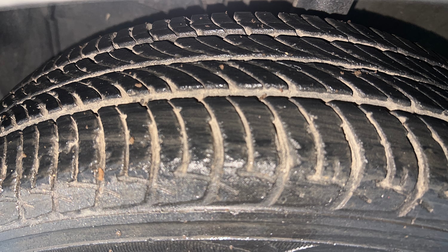 Used 2019 Maruti Suzuki Wagon R 1.0 VXi 1.0 Petrol Manual tyres LEFT FRONT TYRE TREAD VIEW