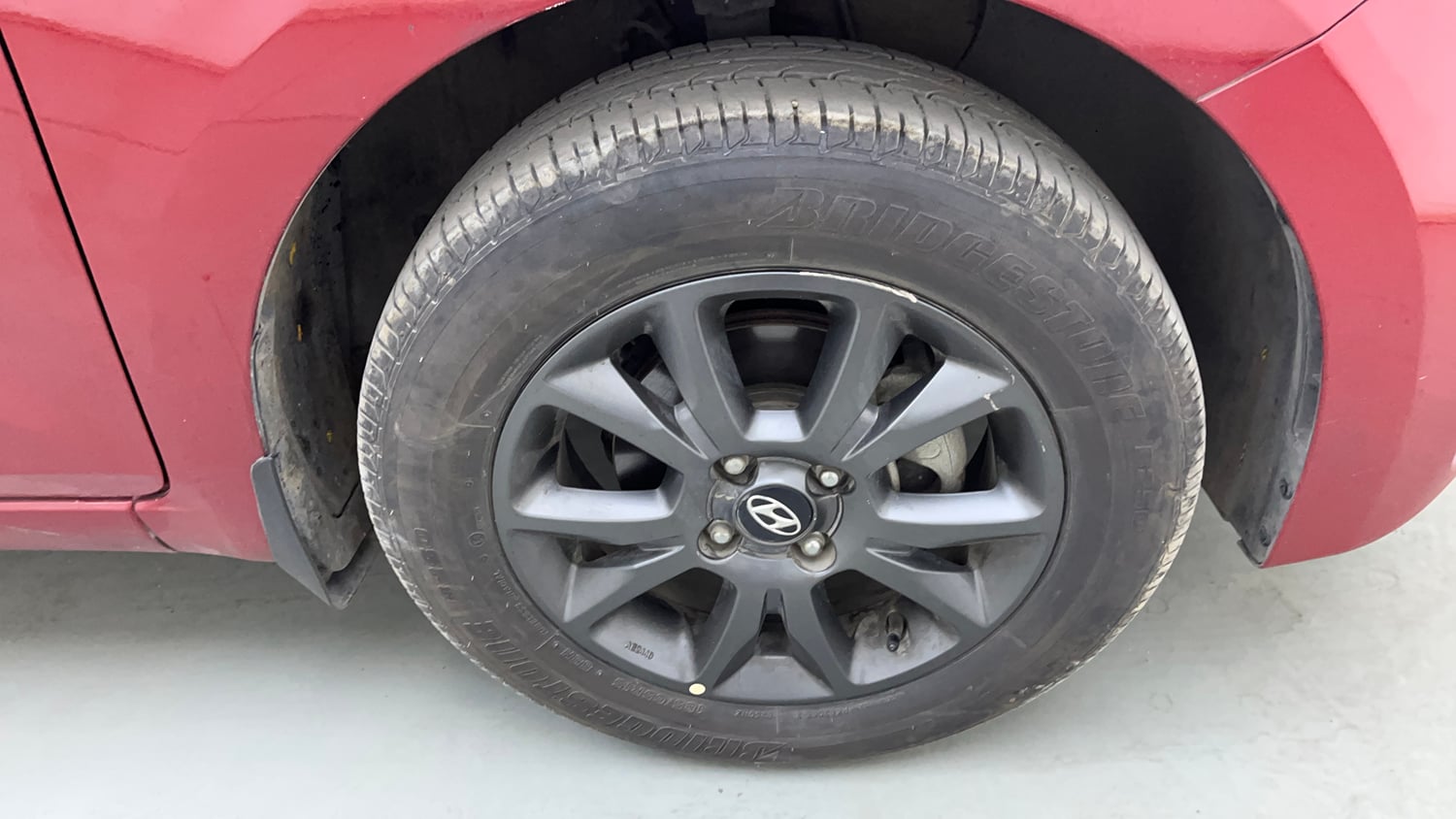 Used 2019 Hyundai Elite i20 Sportz Plus 1.2 Petrol Manual tyres RIGHT FRONT TYRE RIM VIEW
