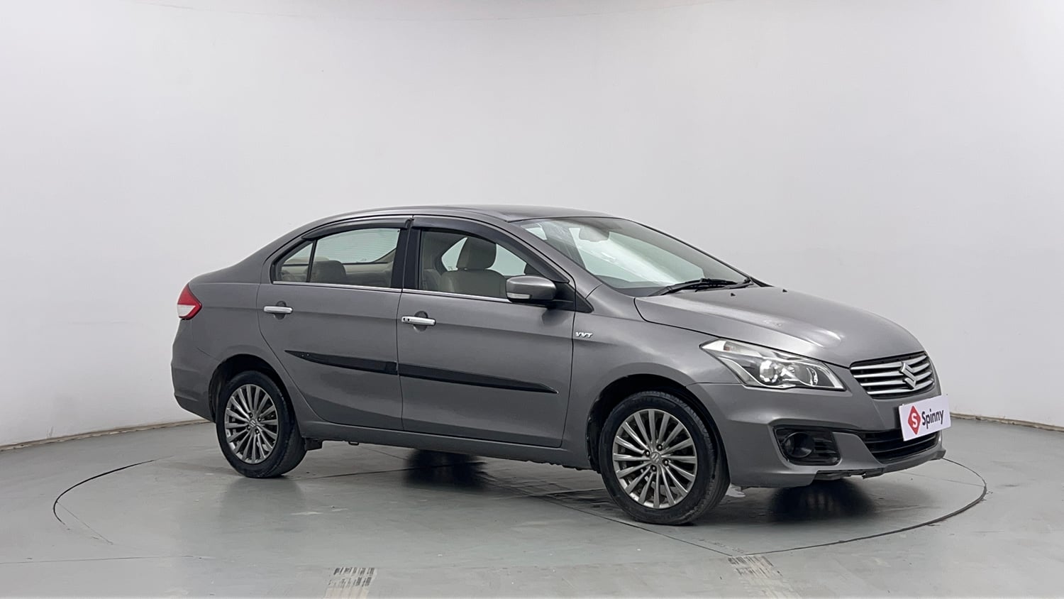 Used 2016 Maruti Suzuki Ciaz ZXi Petrol Manual exterior RIGHT FRONT CORNER VIEW