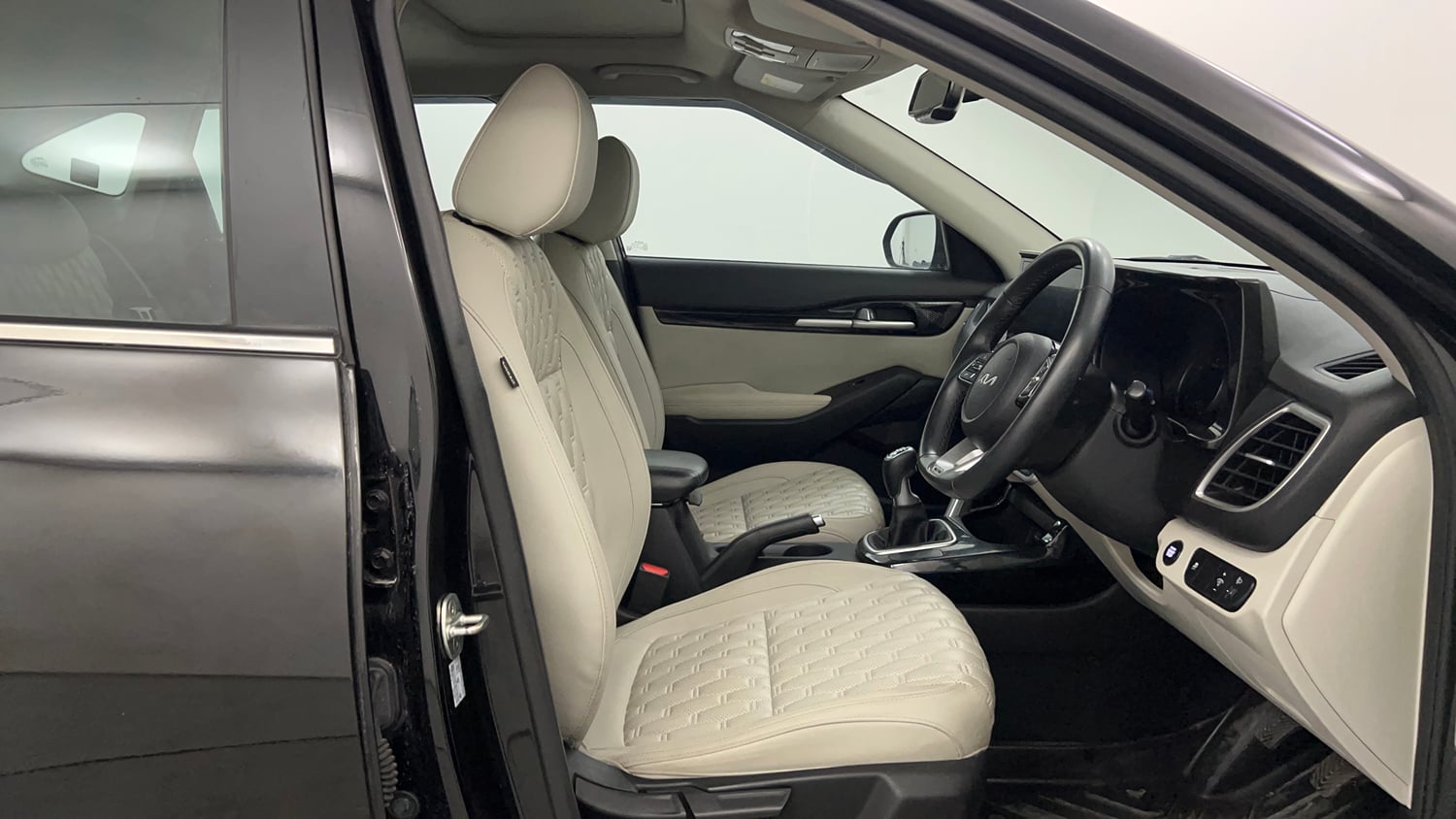 Used 2022 Kia Seltos HTX 1.5 Petrol Manual interior RIGHT SIDE FRONT DOOR CABIN VIEW