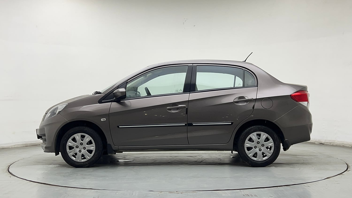 Used 2013 Honda Amaze 1.2 S i-VTEC Petrol Manual exterior LEFT SIDE VIEW