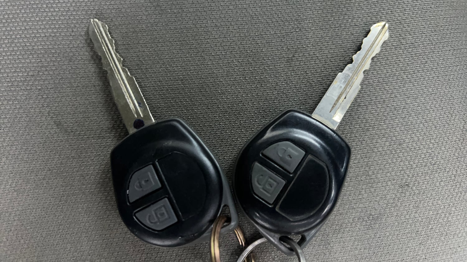 Used 2014 Maruti Suzuki Swift VXi Petrol Manual extra CAR KEY VIEW