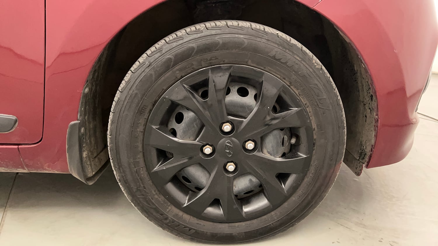 Used 2016 Hyundai Grand i10 Sportz 1.2 Kappa VTVT Petrol Manual tyres RIGHT FRONT TYRE RIM VIEW