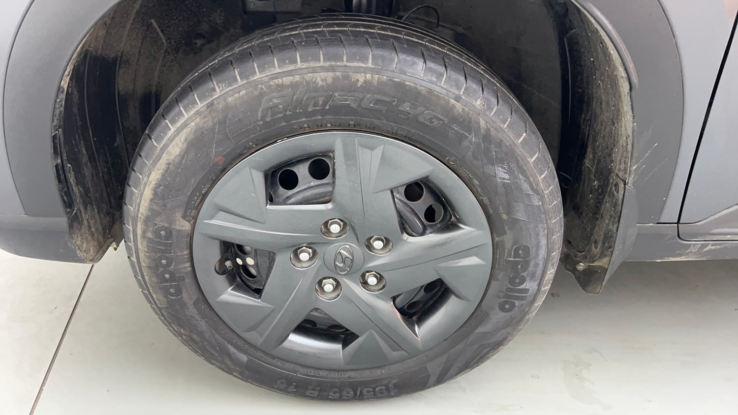 Used 2024 Hyundai Venue E 1.2 Petrol Petrol Manual tyres LEFT FRONT TYRE RIM VIEW