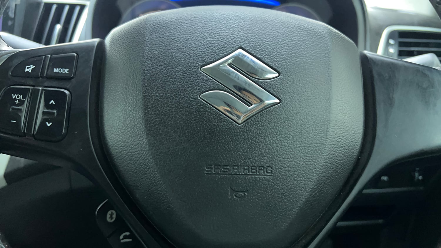 Used 2017 Maruti Suzuki Baleno Zeta 1.2 AT Petrol Automatic top_features Airbags