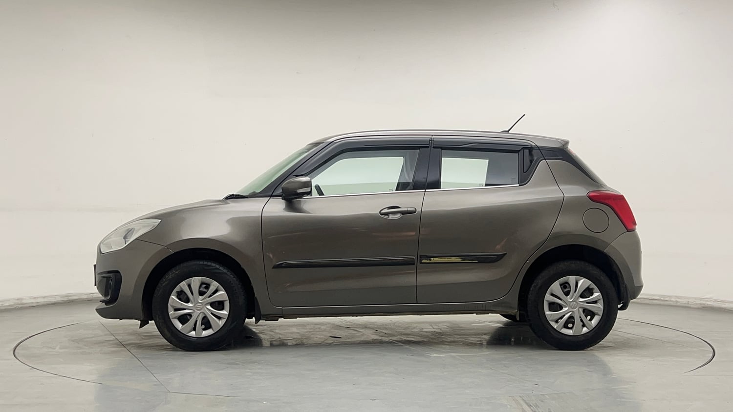 Used 2018 Maruti Suzuki Swift VXi Petrol Manual exterior LEFT SIDE VIEW