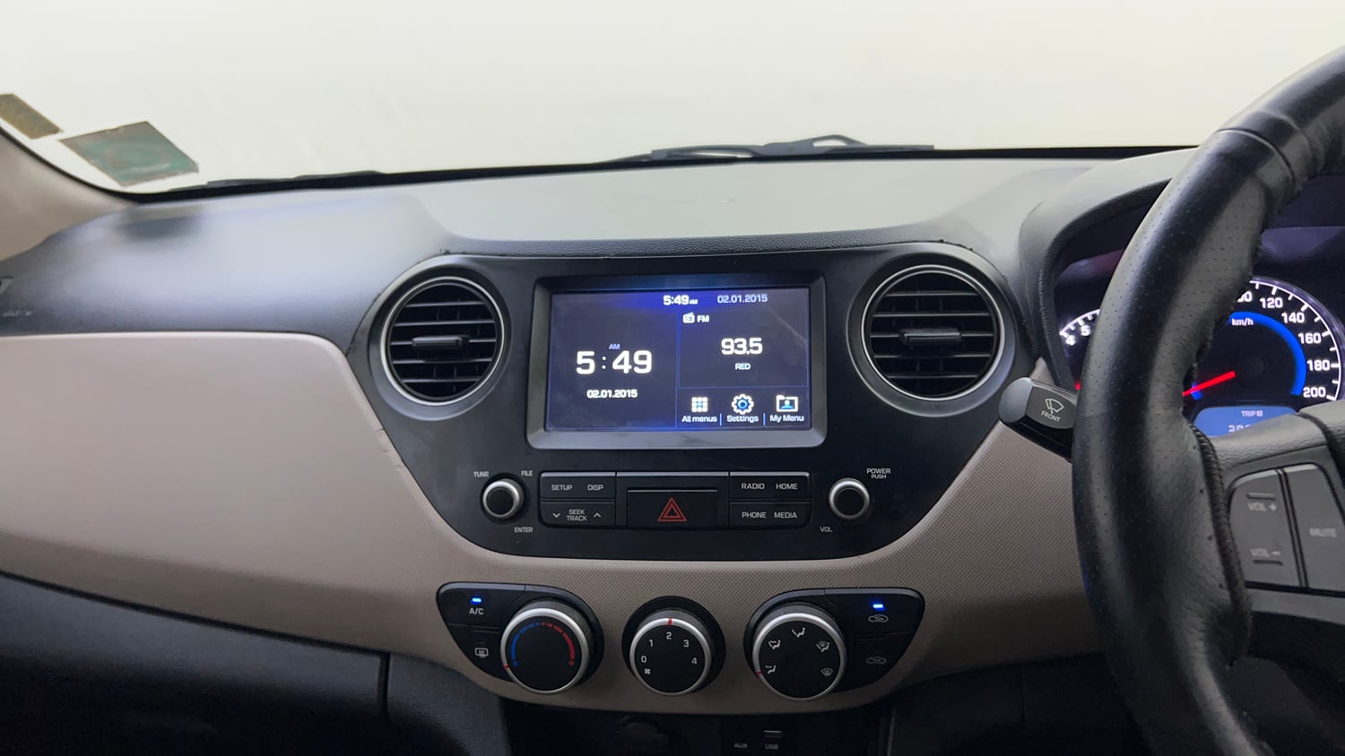 Used 2020 Hyundai Grand i10 Sportz 1.2 Kappa VTVT Petrol Manual top_features Touch screen infotainment system