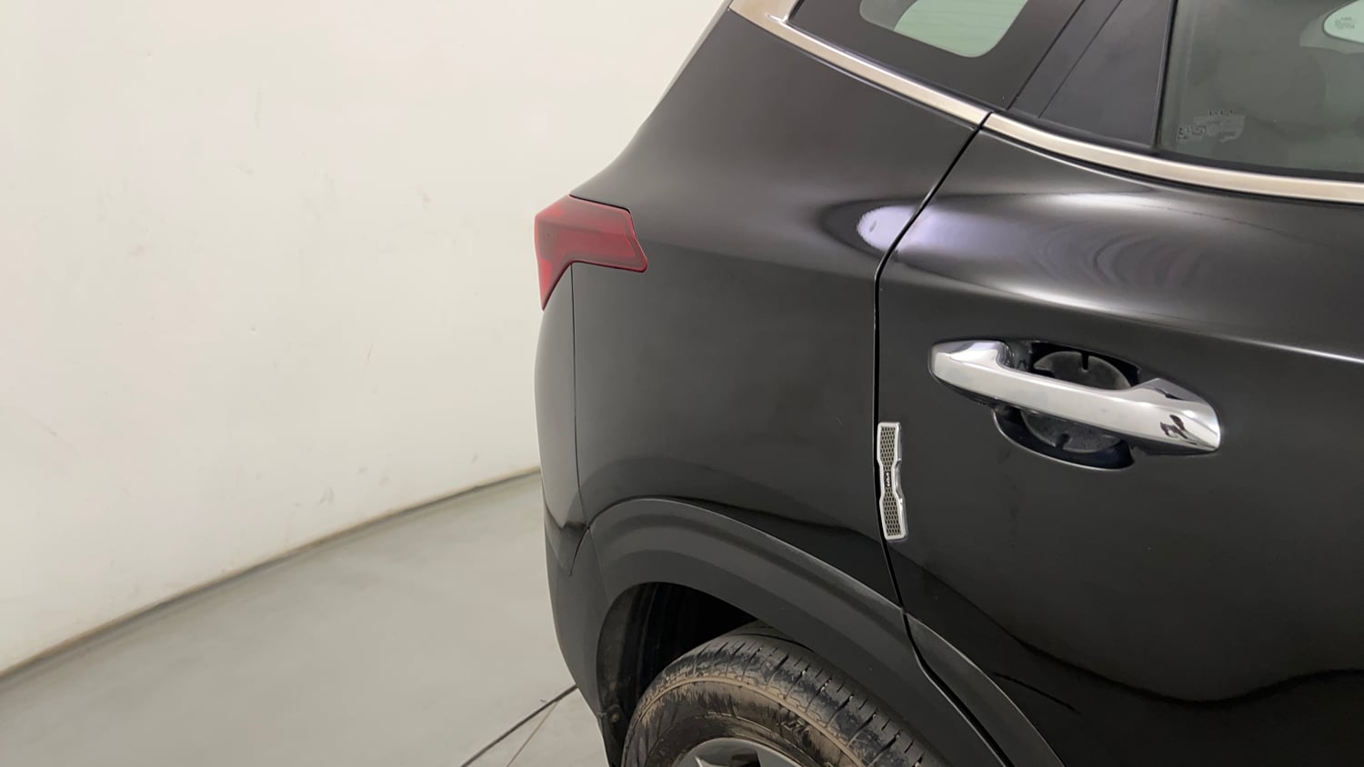 Used 2022 Kia Seltos HTX 1.5 Petrol Manual dents MINOR DENT