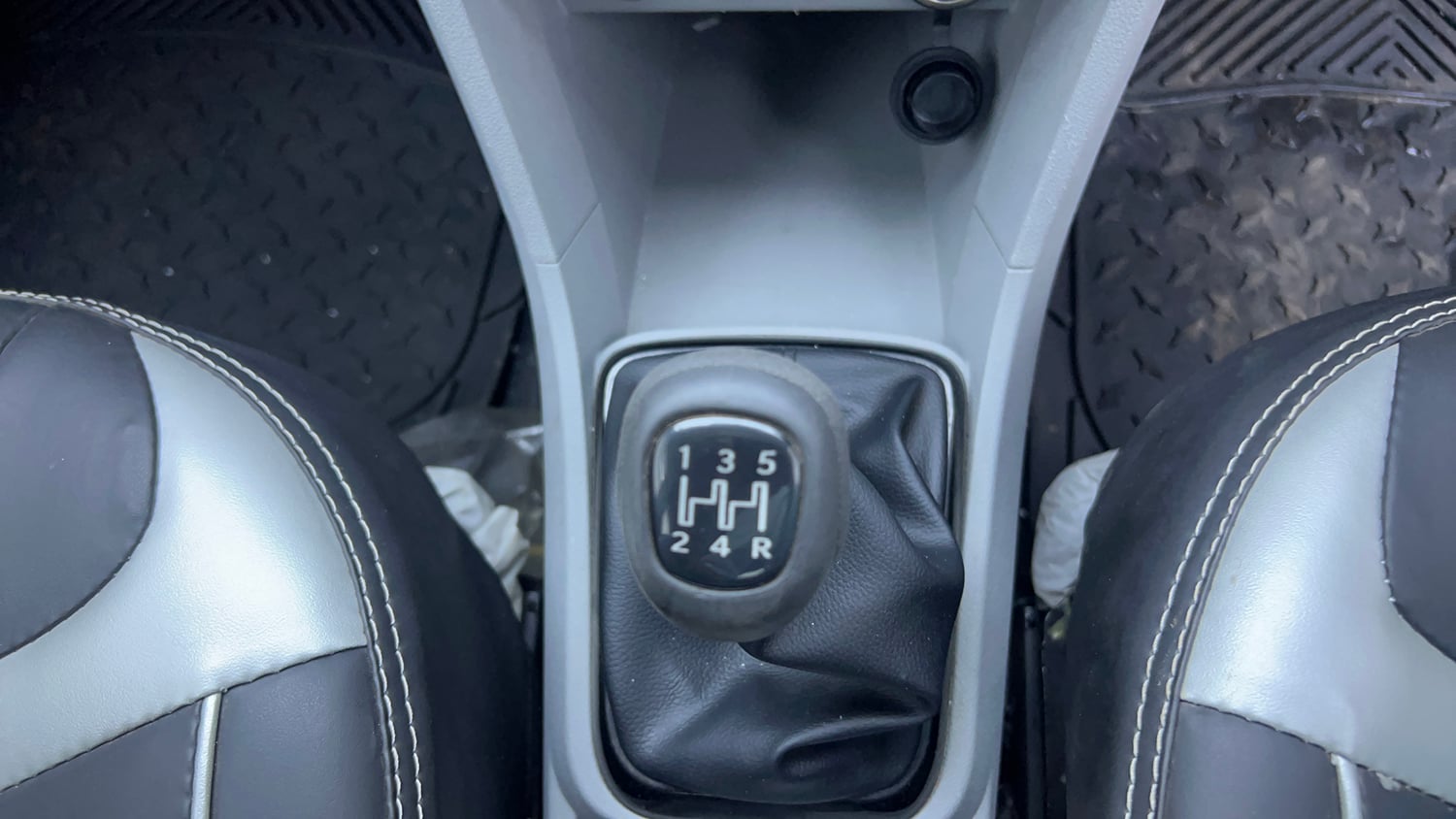 Used 2022 Tata Tiago XT CNG Cng Manual interior GEAR  KNOB VIEW