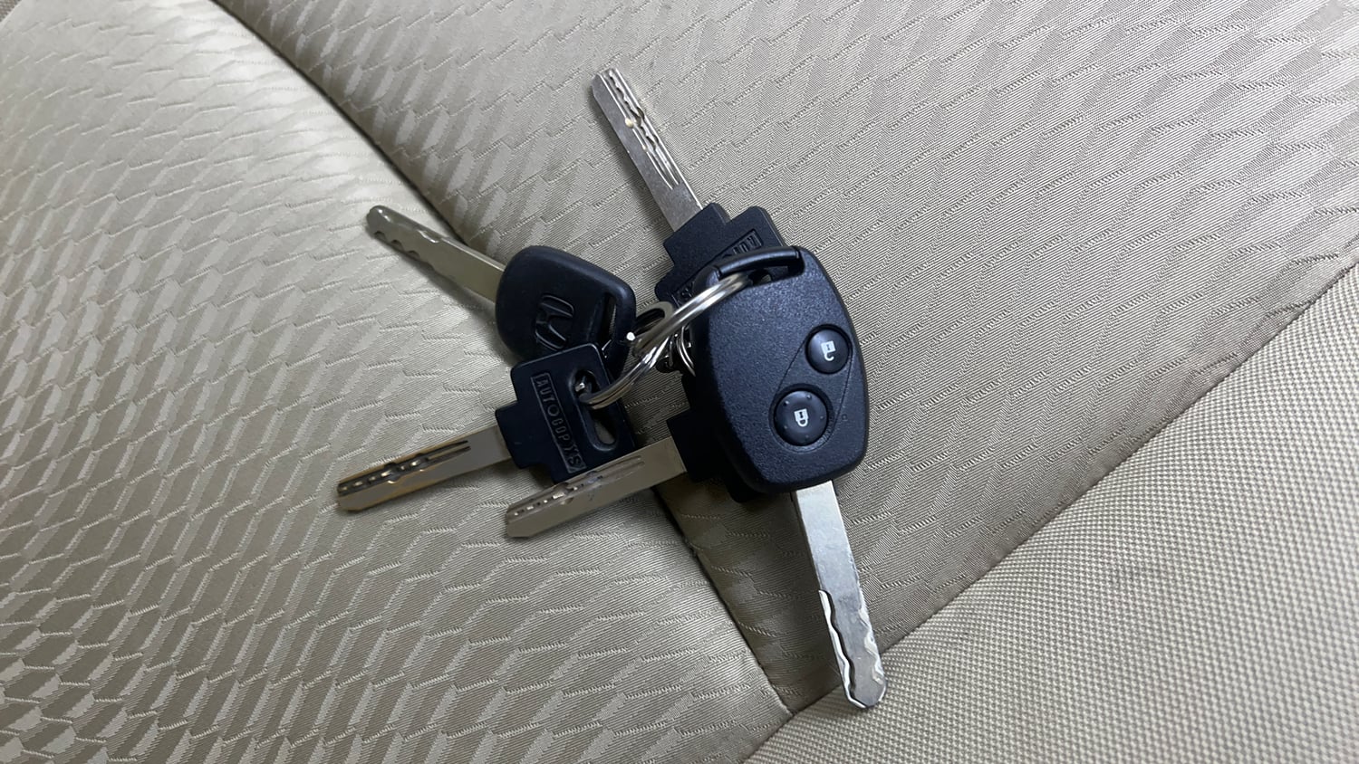 Used 2014 Honda Amaze 1.2 S i-VTEC Petrol Manual extra CAR KEY VIEW