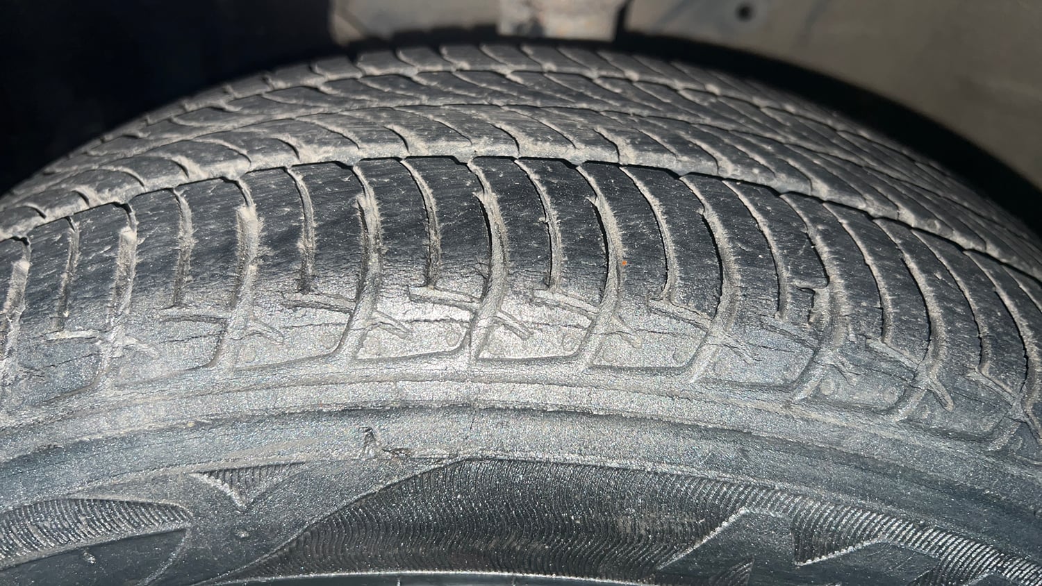Used 2021 Maruti Suzuki Wagon R 1.0 VXi 1.0 Petrol Manual tyres LEFT FRONT TYRE TREAD VIEW