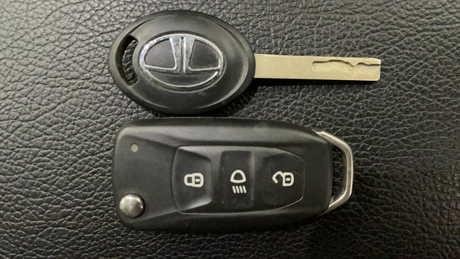 Used 2023 Tata Punch Adventure Rhythm Pack MT Petrol Manual extra CAR KEY VIEW