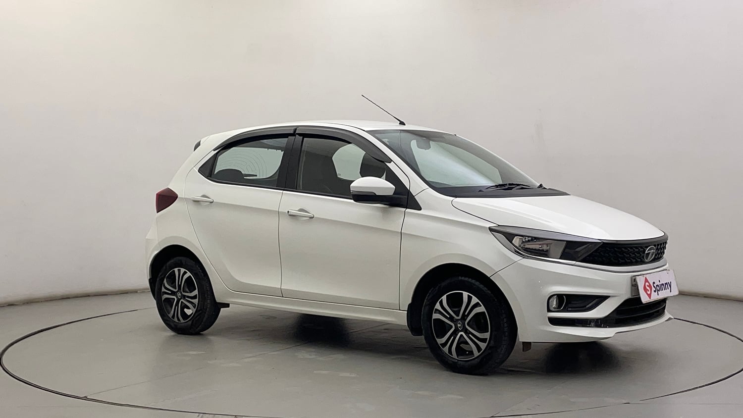 Used 2020 Tata Tiago Revotron XZ Petrol Manual exterior RIGHT FRONT CORNER VIEW