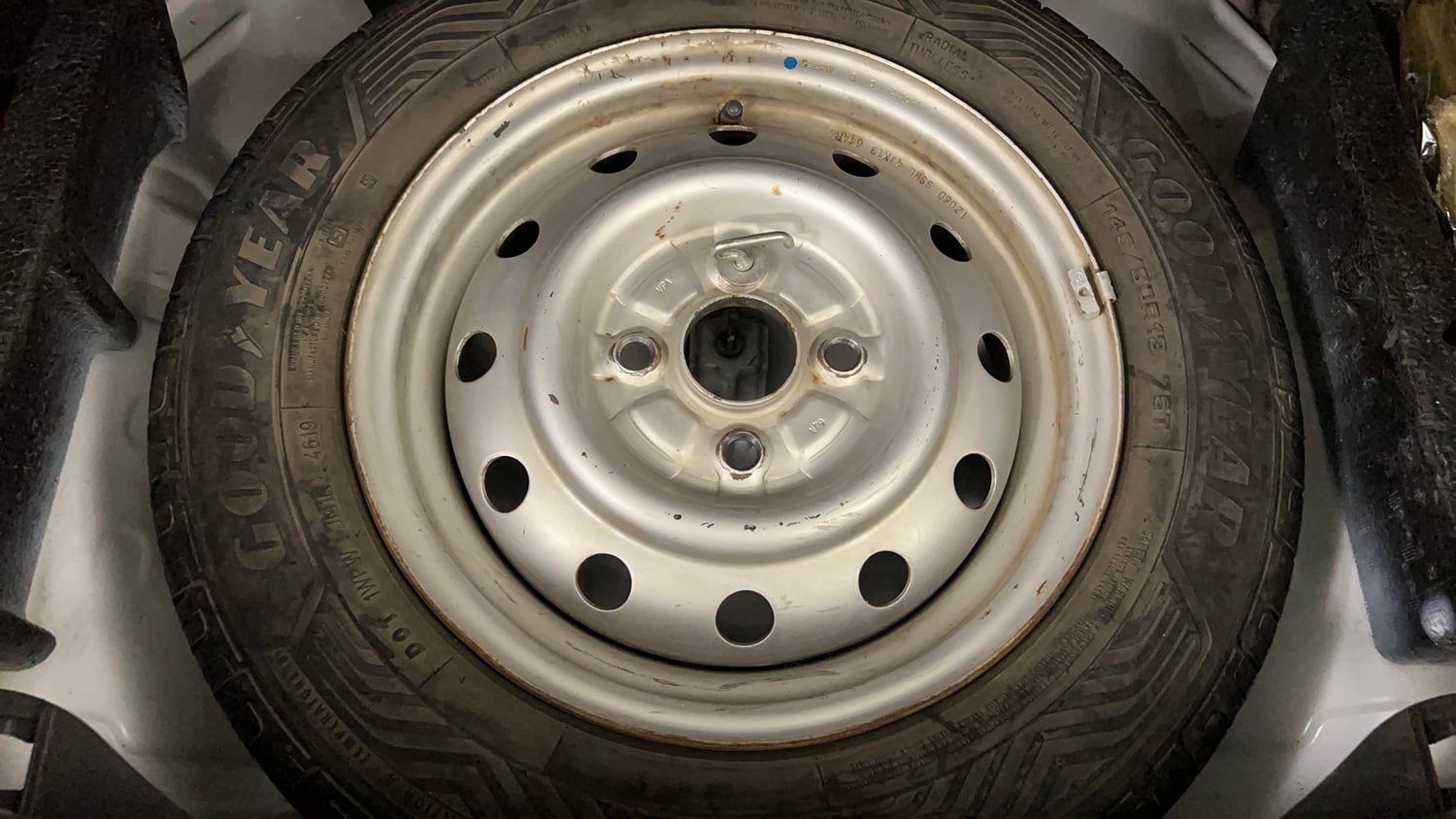 Used 2012 Maruti Suzuki Wagon R LXi Petrol Manual tyres SPARE TYRE VIEW