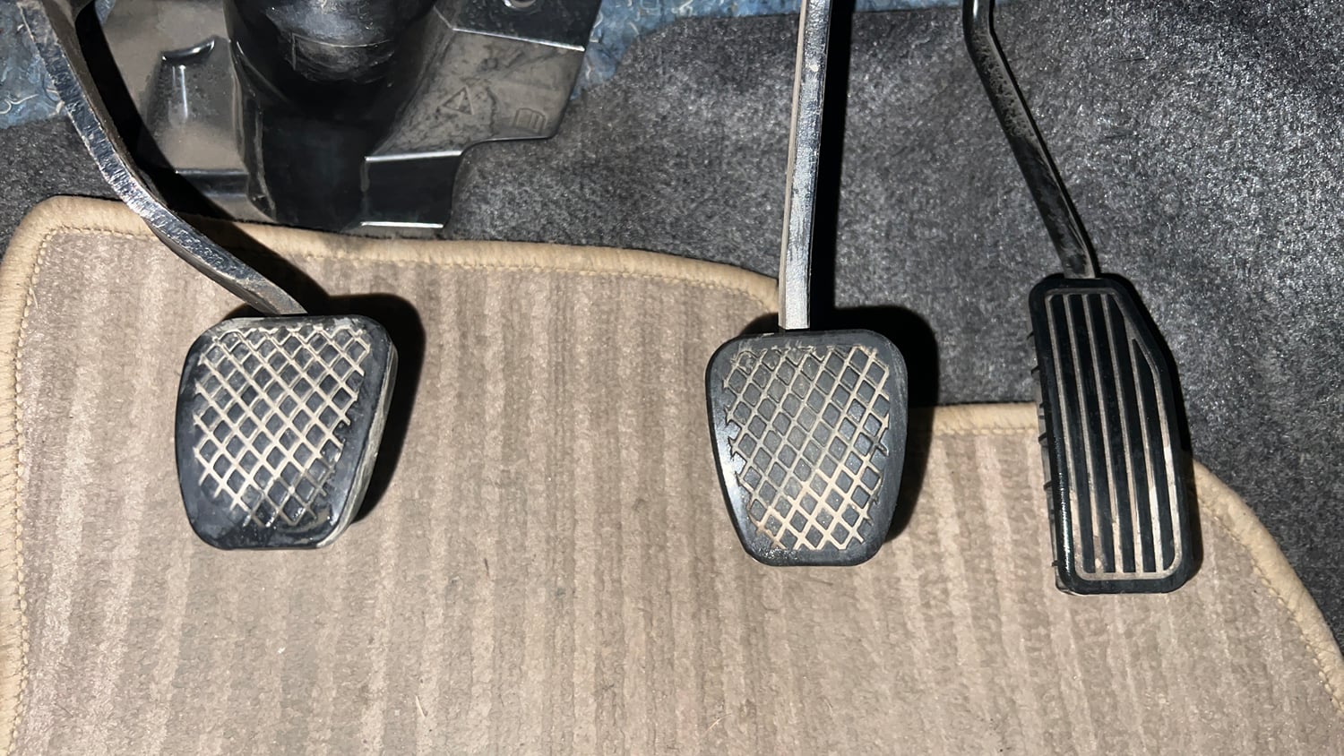 Used 2014 Honda Amaze 1.2 S i-VTEC Petrol Manual interior PEDALS VIEW