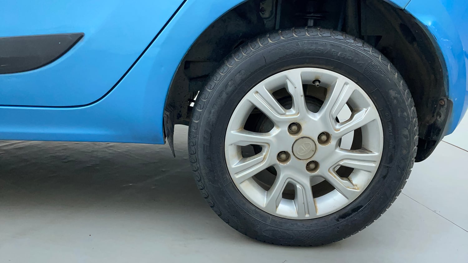 Used 2017 Tata Tiago Revotron XZ Petrol Manual tyres LEFT REAR TYRE RIM VIEW