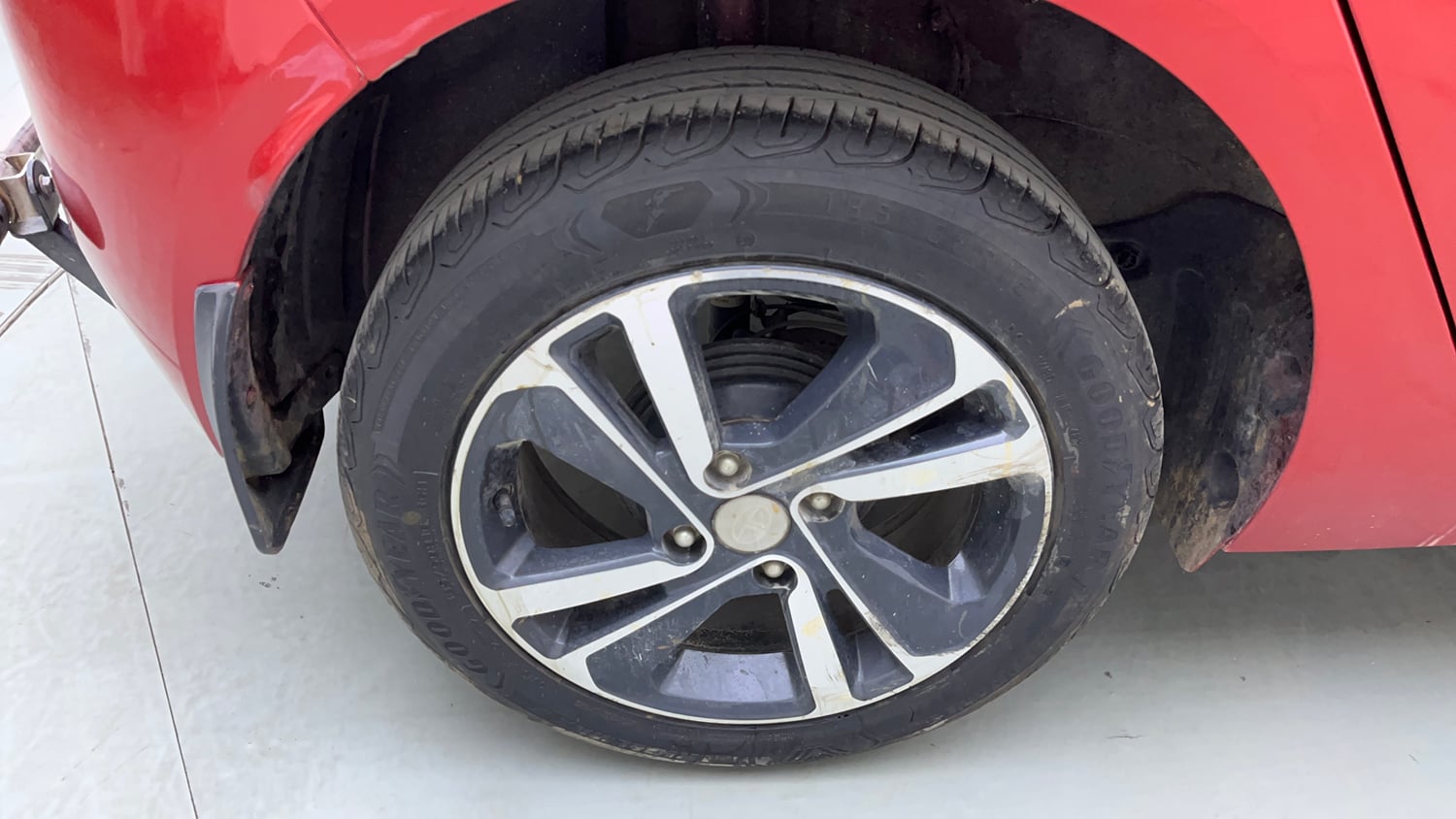 Used 2023 Tata Altroz XZ Diesel Diesel Manual tyres RIGHT REAR TYRE RIM VIEW
