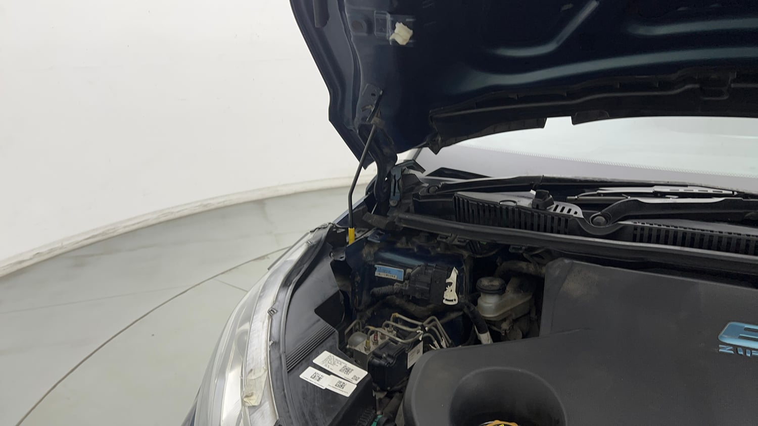 Used 2021 Tata Nexon EV XZ Plus Electric Automatic engine ENGINE RIGHT SIDE HINGE & APRON VIEW