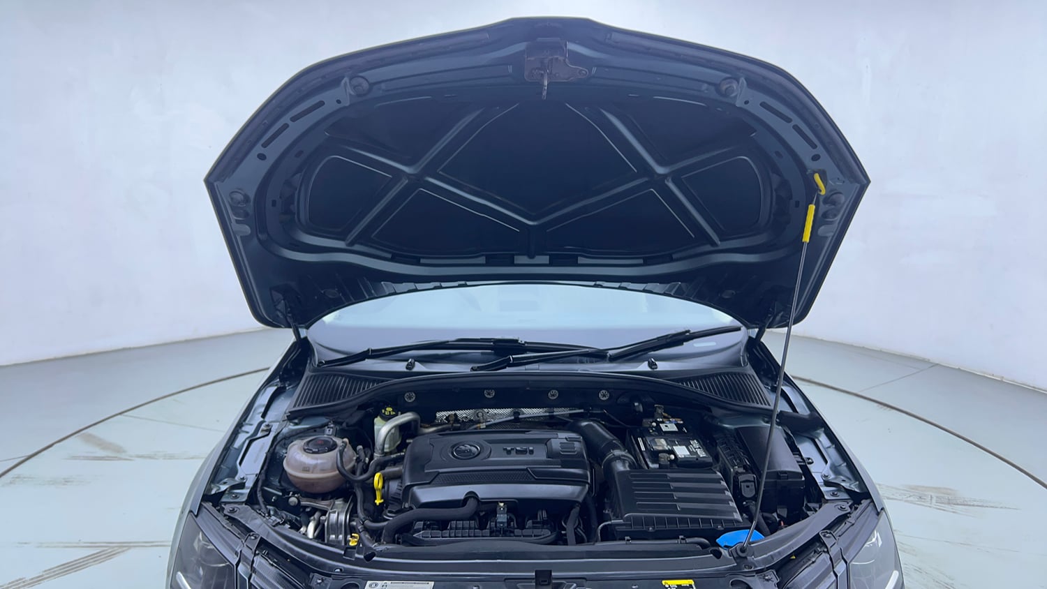 Used 2018 Skoda Octavia 1.8 TSI L&K Petrol Automatic engine ENGINE & BONNET OPEN FRONT VIEW
